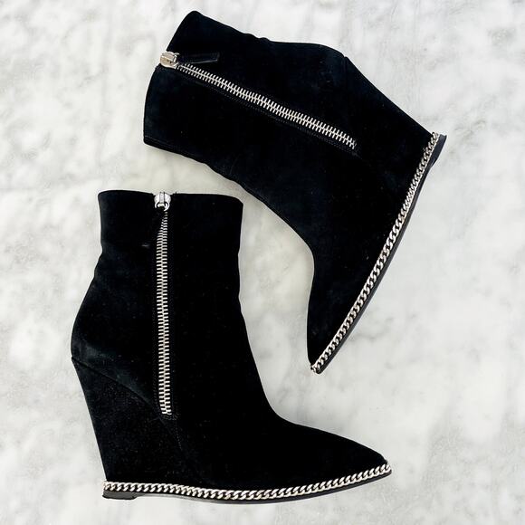 Giuseppe Zanotti Wedge Point Toe Ankle Boot Black Suede 39.5 Chain Detail w/box - Picture 3 of 10